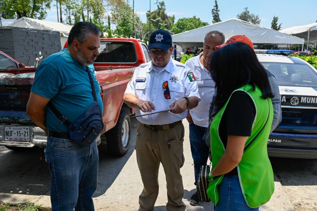 Policías de Naucalpan preguntan a vecinos sobre necesidades para mejorar servicios y seguridad