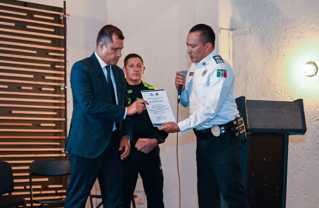 Pablo Francisco Rosas Olmos en la capacitación para policías de Naucalpan
