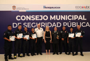 Bomberos y brigada forestal de Huixquilucan fueron reconocidos por la alcaldesa, Romina Contreras