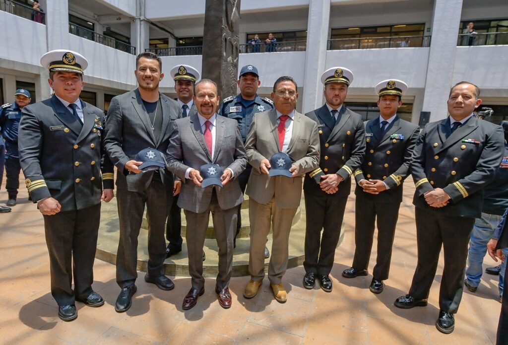 Alcalde Pedro Rodríguez y Fabián Gómez reciben reconocimiento de diputados