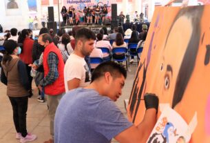 Jóvenes con expresiones artísticas en Juventudes Fest 2023