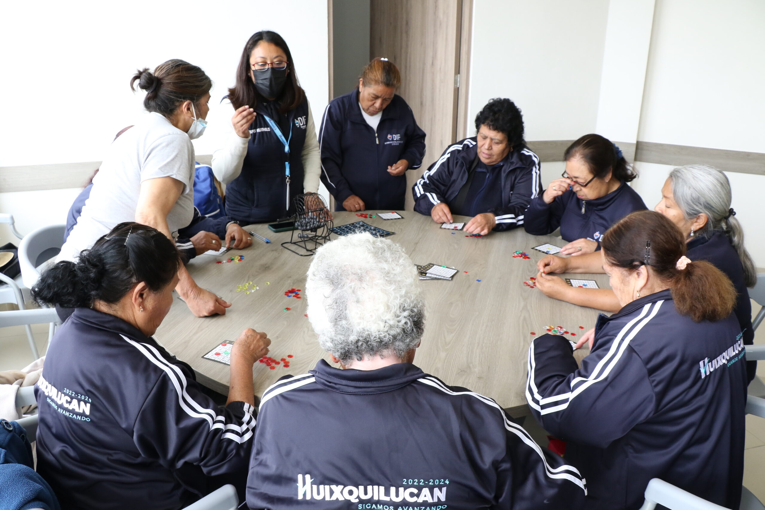 Atención integral a las abuelitas en casas y hospitales de Huixquilucan