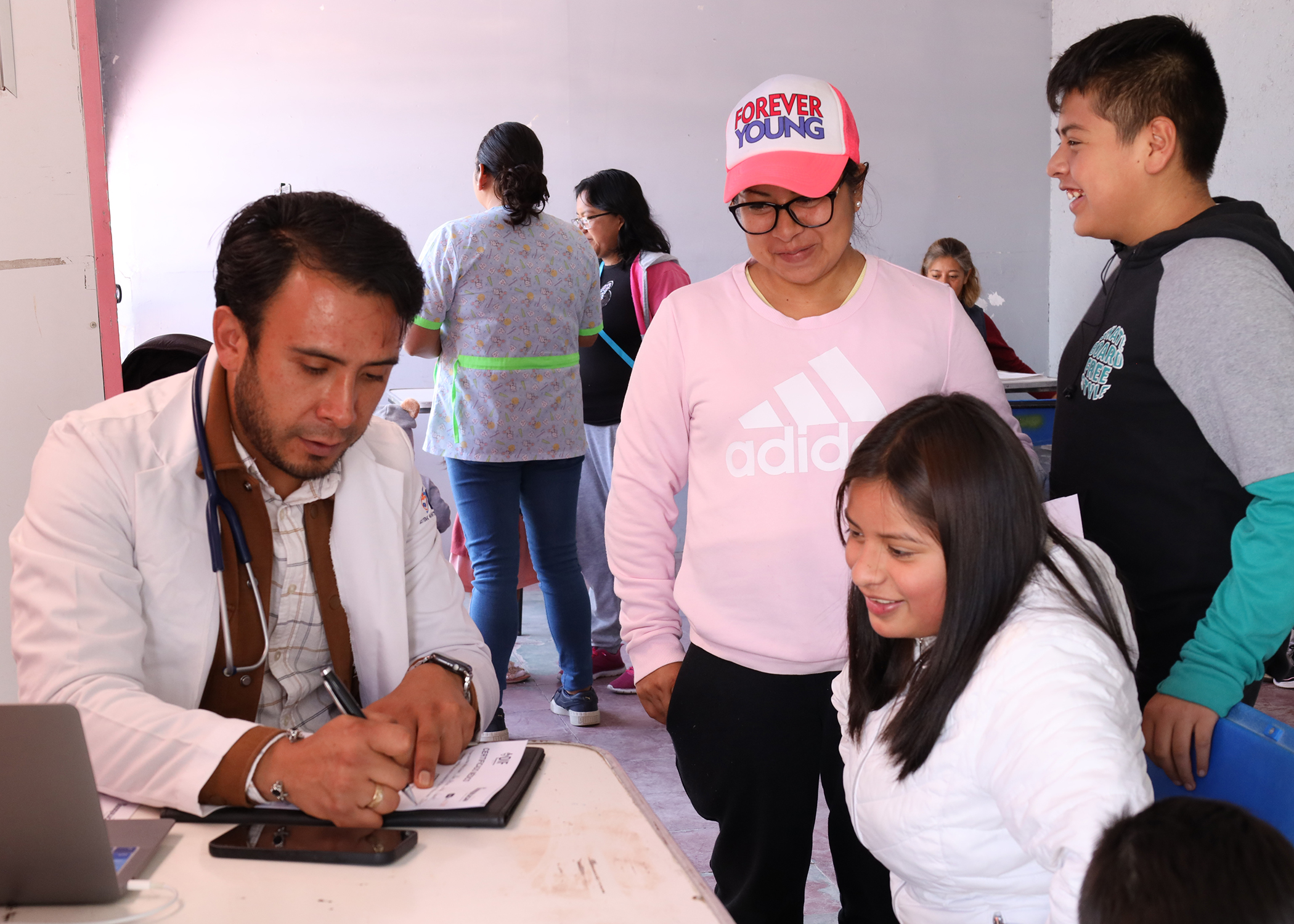 ños y jóvenes encuentran certificados médicos accesibles en Huixquilucan