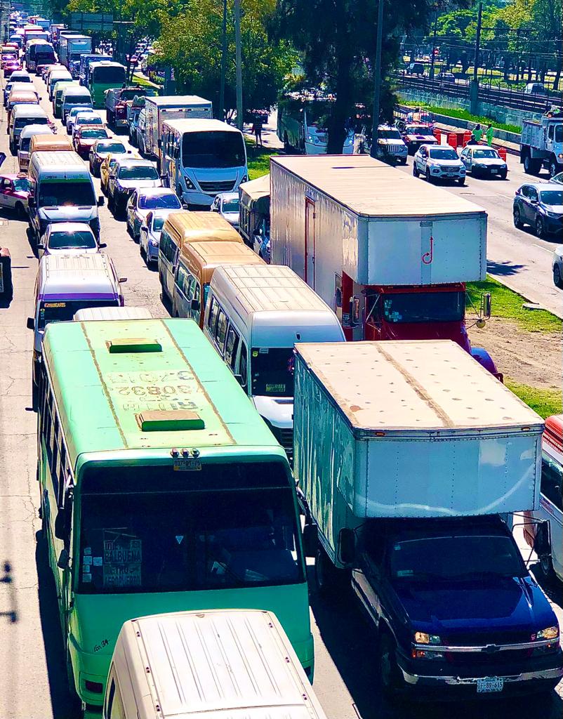 Transporte de mercancías parado por exceso vehicular y fallas en el servicio de pasajeros