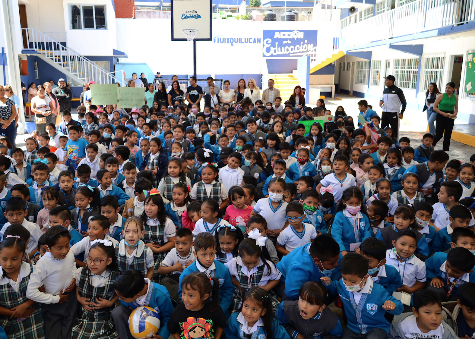 Dos escuelas renovadas en Huixquilucan