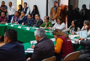 Reunión de representantes de 16 municipios mexiquenses y CAEM
