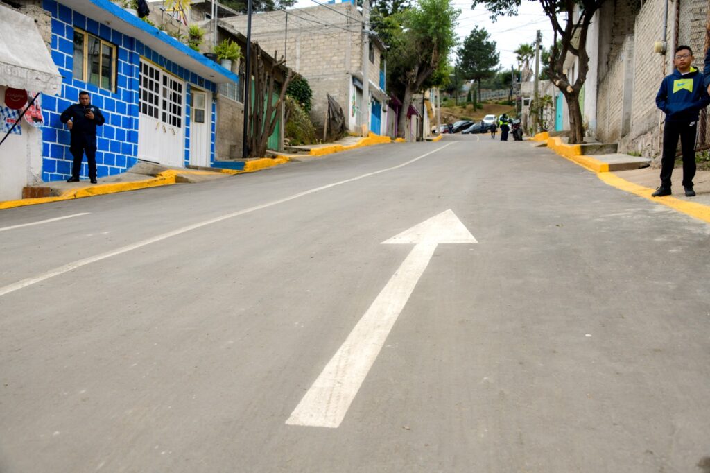 Dos calles  inauguró Pedro Rodríguez en la colonia El Capulín