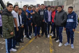 Estudiantes de CBT reciben computadoras de Pedro Rodríguez, Atizapán de Zaragoza