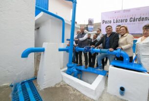 El alcalde Pedro Rodríguez y la tubería que llevará agua a más de 7 mil atizapénses