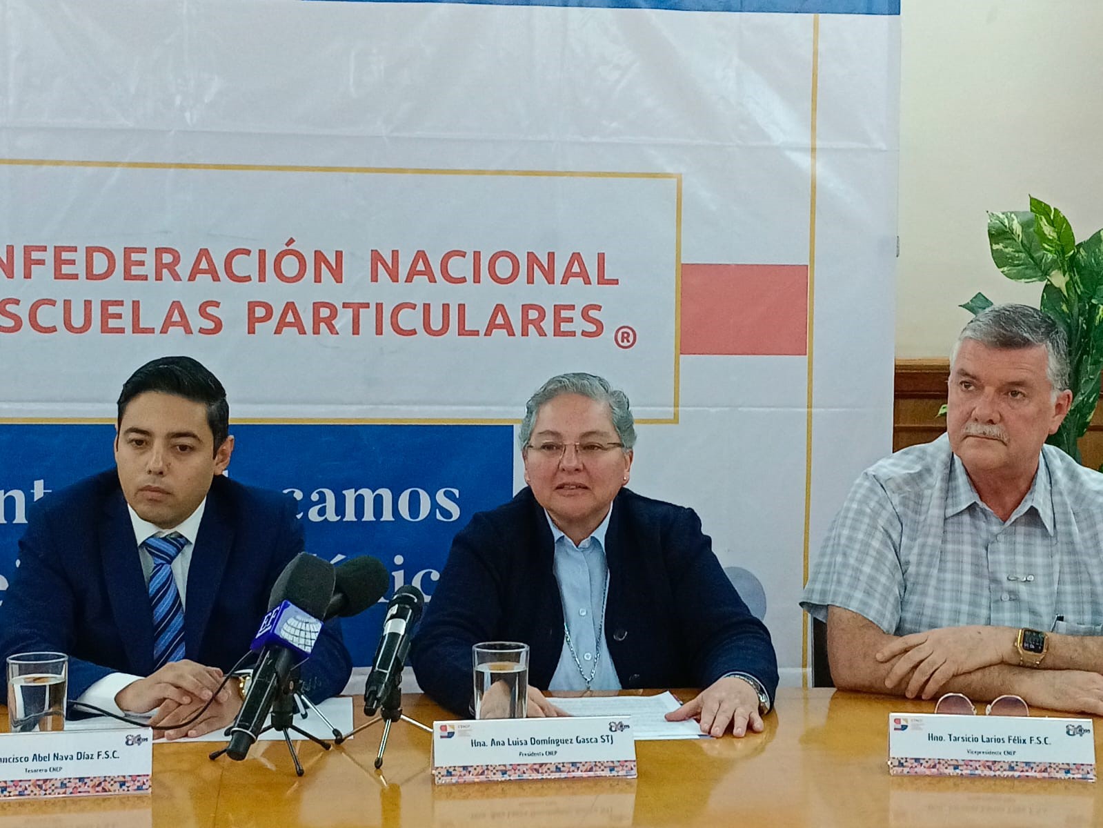 Confederación Nacional de Escuelas Particulares aportan propuesta a candidatas