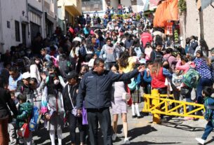 Policías de Huixquilucan en vigilancia y control de tránsito en las rutas hacia las escuelas