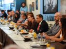 La alcaldesa de Naucalpan con restauranteros de CANIRAC
