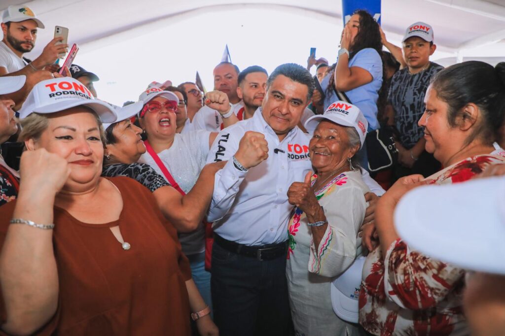 Gran apoyo a la mujer renueva Tony Rodríguez en Tlalnepantla