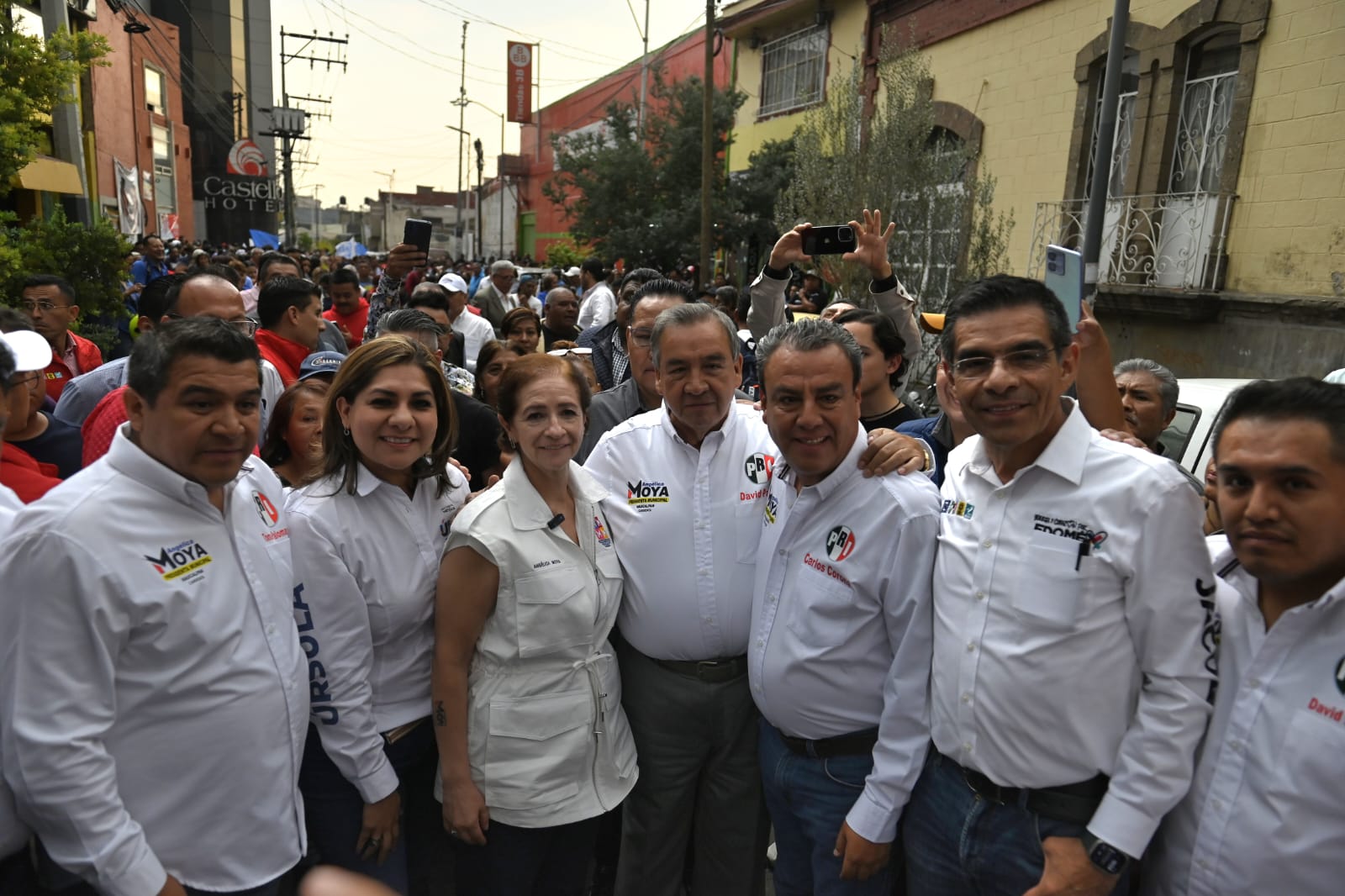 Angélica Moya Marín recibe apoyo del PRI