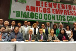 Raciel Pérez Cruz ante empresarios de ASECEM