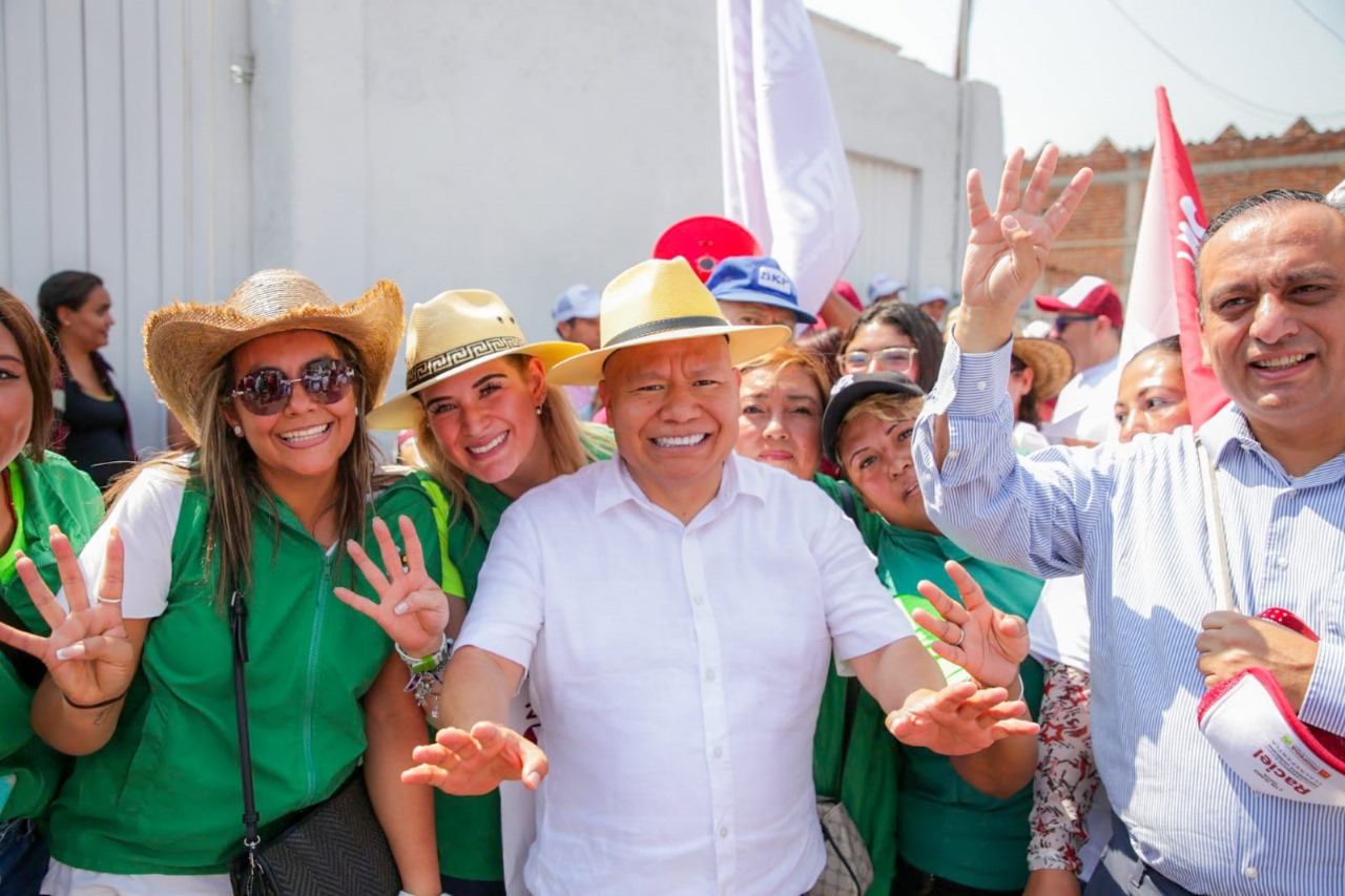 Raciel Pérez Cruz reúne a miles en el Centro de Tlalnepantla