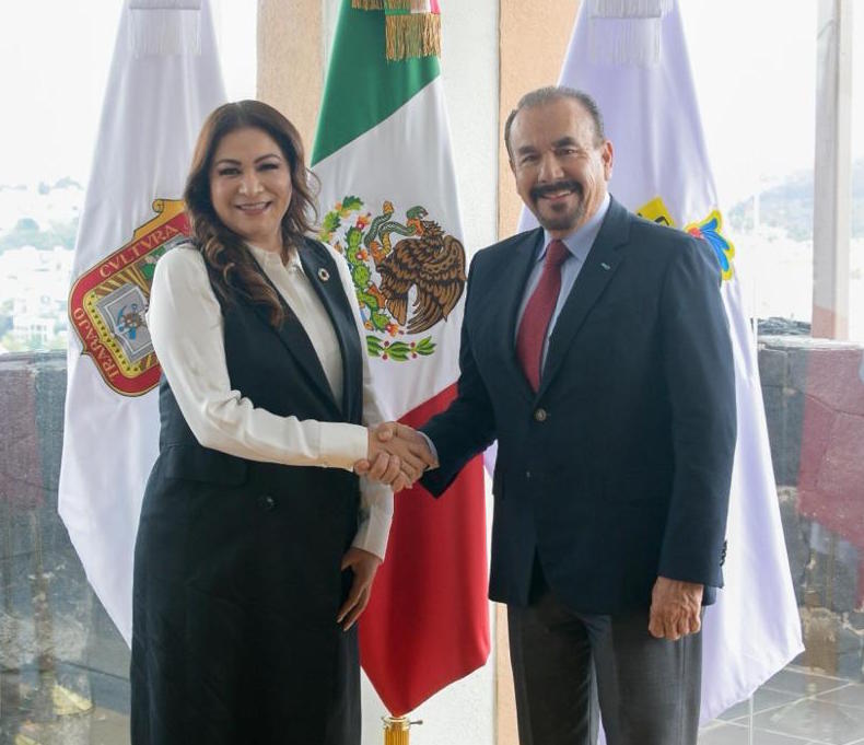 Myrna Araceli García Morón, presidenta de la Comisión de Derechos Humanos del Estado de México y el alcalde Pedro Rodríguez Villegas