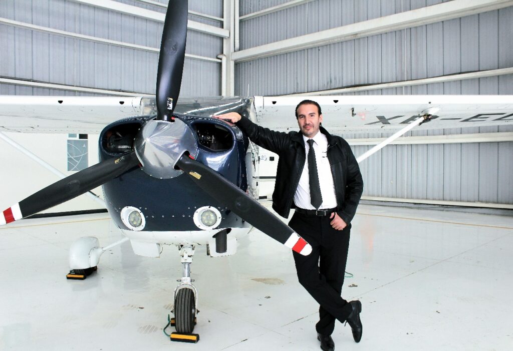 Capitán Alejandro Garza nos comparte estas medidas que permiten a la aviación enfrentar huracanes de manera segura y eficiente
