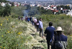 Investigadores de los Institutos de Geofísica y Geología de la UNAM, en Praderas de San Mateo, Naucalpan