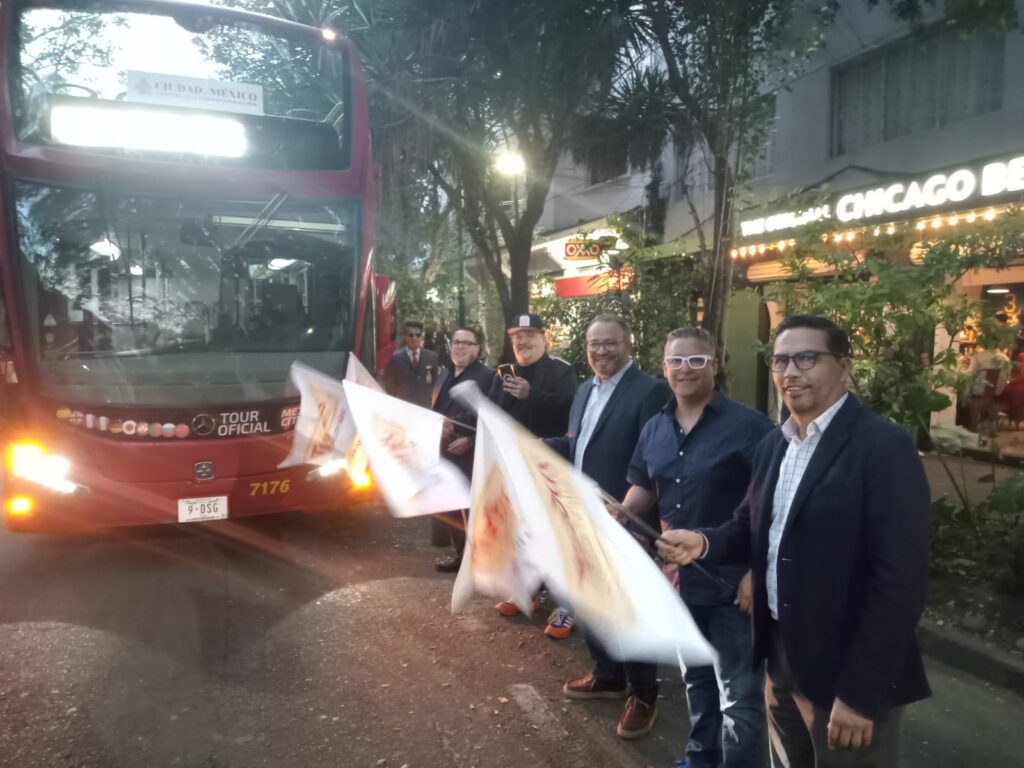 Banderazo de salida de Burgerbus