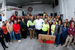 Festejan a paramédicos y elementos de PC y bomberos en Naucalpan