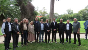 En el club de Golf Bellavista, dirigentes de colonos, directivos del club y autoridades de Atizapán de Zaragoza