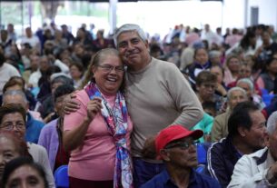 Adultos mayores reciben atención integral en instituciones de Huixquilucan