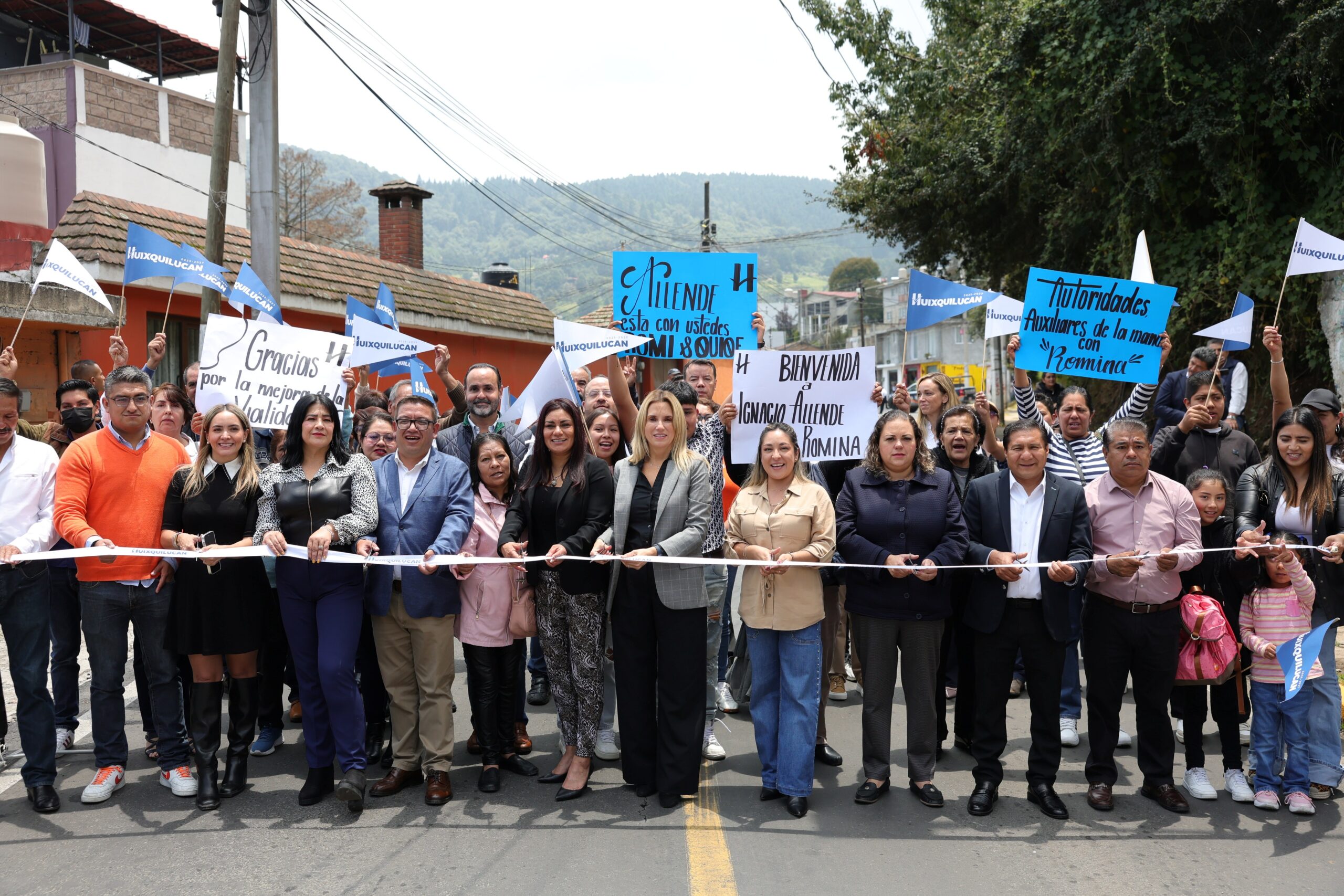 Inauguran tramo repavimentado de la carretera Huixquilucan-La Marquez