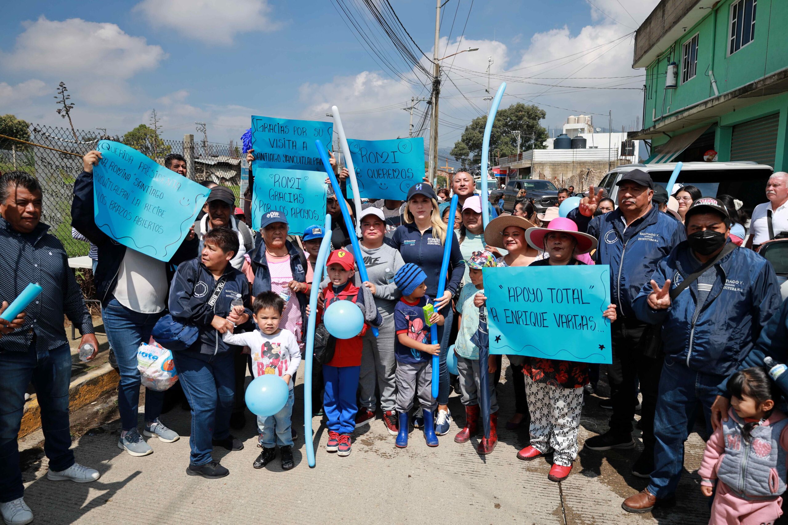 Agradecen gimnasio y repavimentación en Huixquilucan