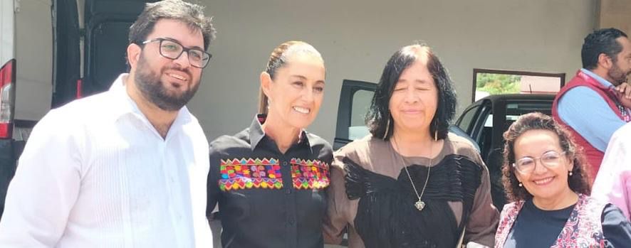 El presidente de Naucalpan, Isaac Montoya Márquez y la presidenta Claudia Sheinbaum