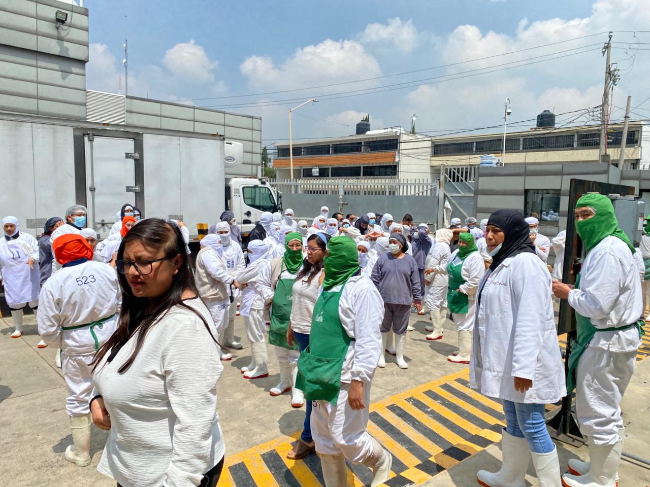 Personal desalojado de empresa donde había fuga de Dióxido de Carbono