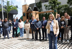Romina Contreras inaugura parque en El Olivo