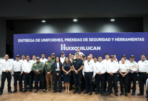 Entregan uniformes a trabajadores de Huixquilucan