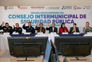 Pedro Rodríguez con autoridades de seguridad vecinos y estatales