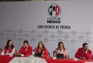 La dirigencia de PRI Edomex, Cristina Ruiz Sandoval en rueda de prensa en Tlalnepantla
