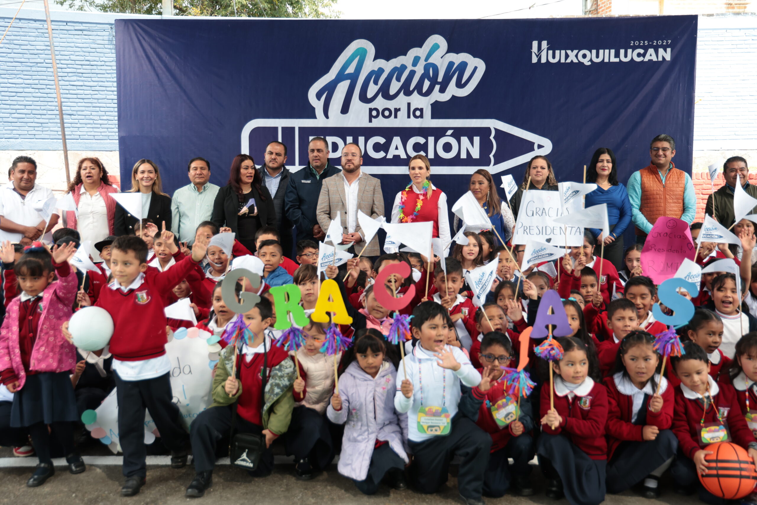 Dos escuelas fueron intervenidas para mejorar las condiciones de trabajadores y docentes en Huixquilucan