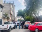 *Boletín de Seguridad Pública Tlalnepantla de Baz No. 51* Tlalnepantla de Baz, Estado de México – 02 de octubre de 2025 P EVENTO: Portación de arma de fuego Región: 04 Sector: 11 Alrededor de las 16:00 horas, durante un recorrido de seguridad en la Colonia La Blanca, un ciudadano solicitó apoyo a los elementos en servicio. La persona refirió que, al estacionar su camioneta Nissan Frontier color blanco, modelo 2014 con placas NCR-689-B, accidentalmente lastimó a un perro, lo que generó una discusión con un hombre que, en estado alterado, sacó un arma de fuego y realizó una detonación. De inmediato, los elementos acudieron al lugar señalado, donde el afectado identificó al presunto responsable. Tras realizarle una inspección preventiva, se le aseguró un arma de fuego tipo escuadra, color negro, marca Mendoza, modelo K-62-3, calibre .22 mm, con aproximadamente 30 cartuchos útiles, así como un cartucho percutido en la recámara. El sujeto fue asegurado conforme a protocolo y se le hicieron saber sus derechos de ley, para posteriormente ser presentado ante la Fiscalía General de Justicia del Estado de México, sede Tlalnepantla de Baz, donde se determinará su situación jurídica. La Comisaría General de Seguridad y Proximidad Ciudadana de Tlalnepantla reitera su compromiso con la construcción de la paz y la restauración del tejido social.
