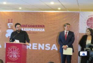 Alcalde Isaac Montoya, Consejero Jurídico, Carlos Villasana y tesorera, Claudia Oyoque
