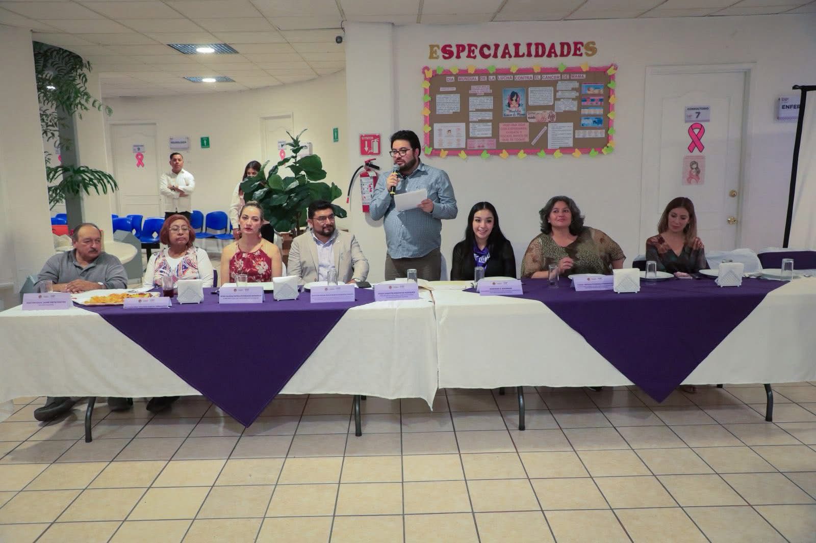 Reconoce Isaac Montoya humanismo de médicos