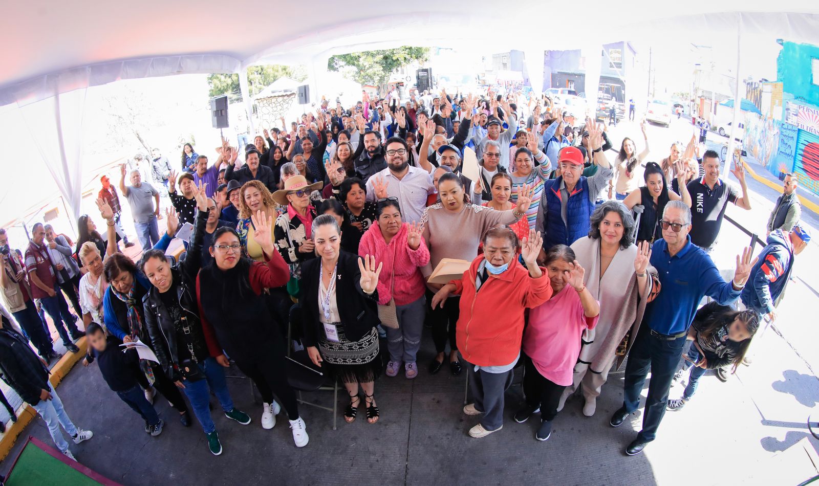 Visitan comunidades con servicios de salud en Naucalpan