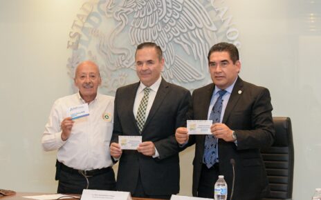 Director de PC, Héctor Elorriaga y el secretario del Ayuntamiento, Edmundo Ranero Barrera