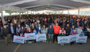 Inicia Pedro Rodríguez Villegas entrega de 15,555 becas estudiantes de todos los grados escolares