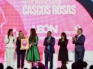 Alcaldesa de Huixquilucan, Romina Contreras recibe premio Cascos Rosas de gobernadora de Guanajuato