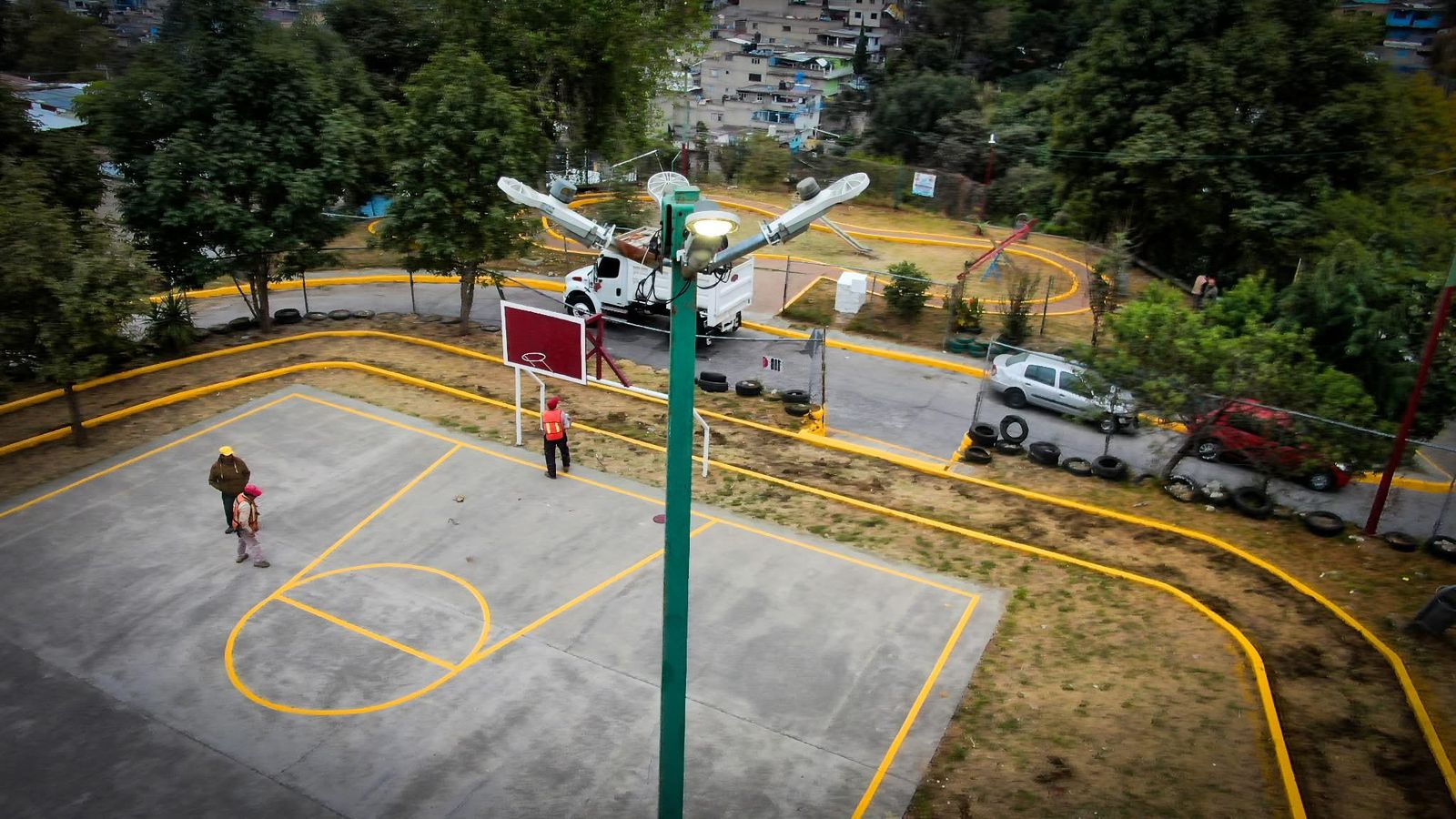 El gobierno de Naucalpan renueva calles y deportivo en Valle Dorado