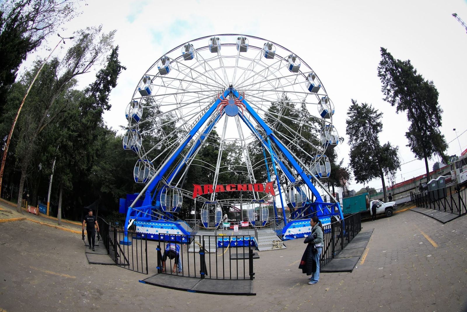 Grandes atracciones, como la Rueda de la Fortuna y grupos musicales de proyección internacional, atrajeron a miles de seguidores de rock, ska y raggae en el Naucalli, Naucalpan