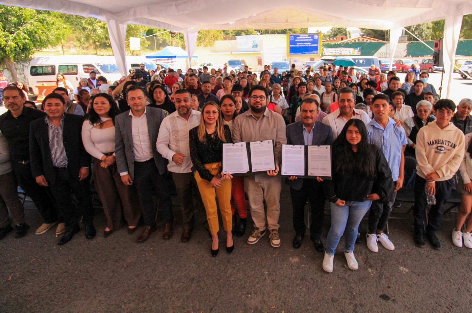 Compromiso del alcalde Isaac Montoya y autoridades educativas para terminar con analfabetismo