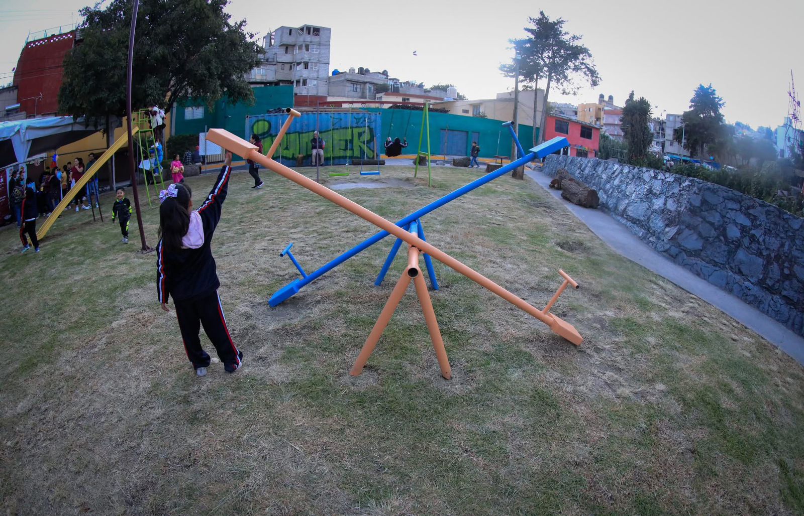 Rehabilitan parque y escuelas en colonias Isidro Fabela y Lomas del Cadete, Naucalpan