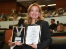 Premian a Paty Arévalo
