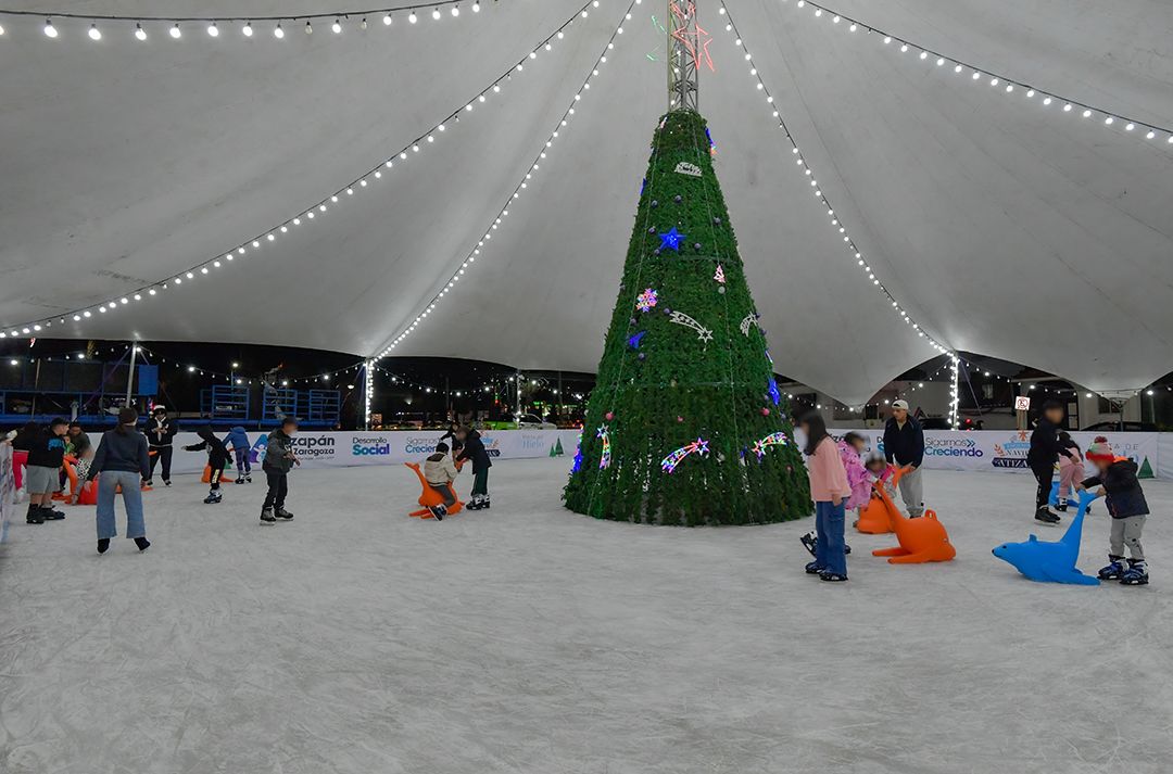 Pista, circo sobre hielo y villa navideña en Atizapán de Zaragoza