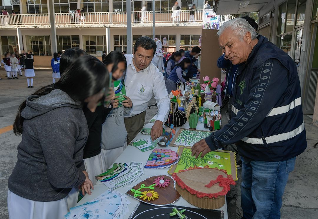 Elementos de PC, Bomberos y Medio Ambiente de Atizapán Orientan sobre cuidad de medio ambiente